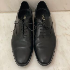 Prada men’s lace up leather oxford shoes